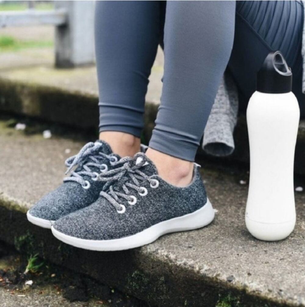 ALLBIRDS The Wool Runners Grey Tennis Shoes Women's Sz 9